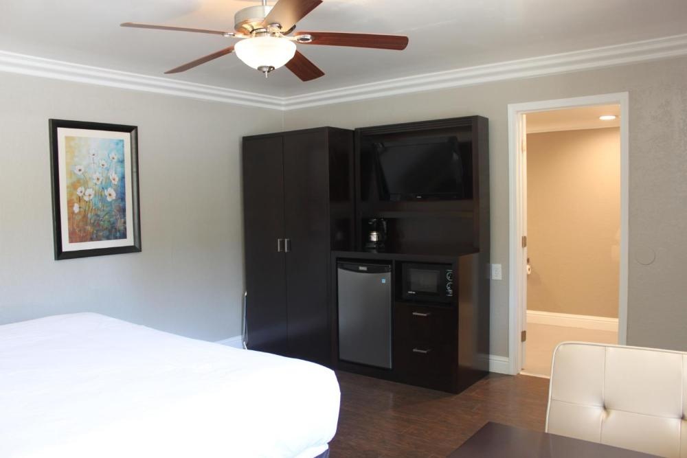Inn at Highway 1